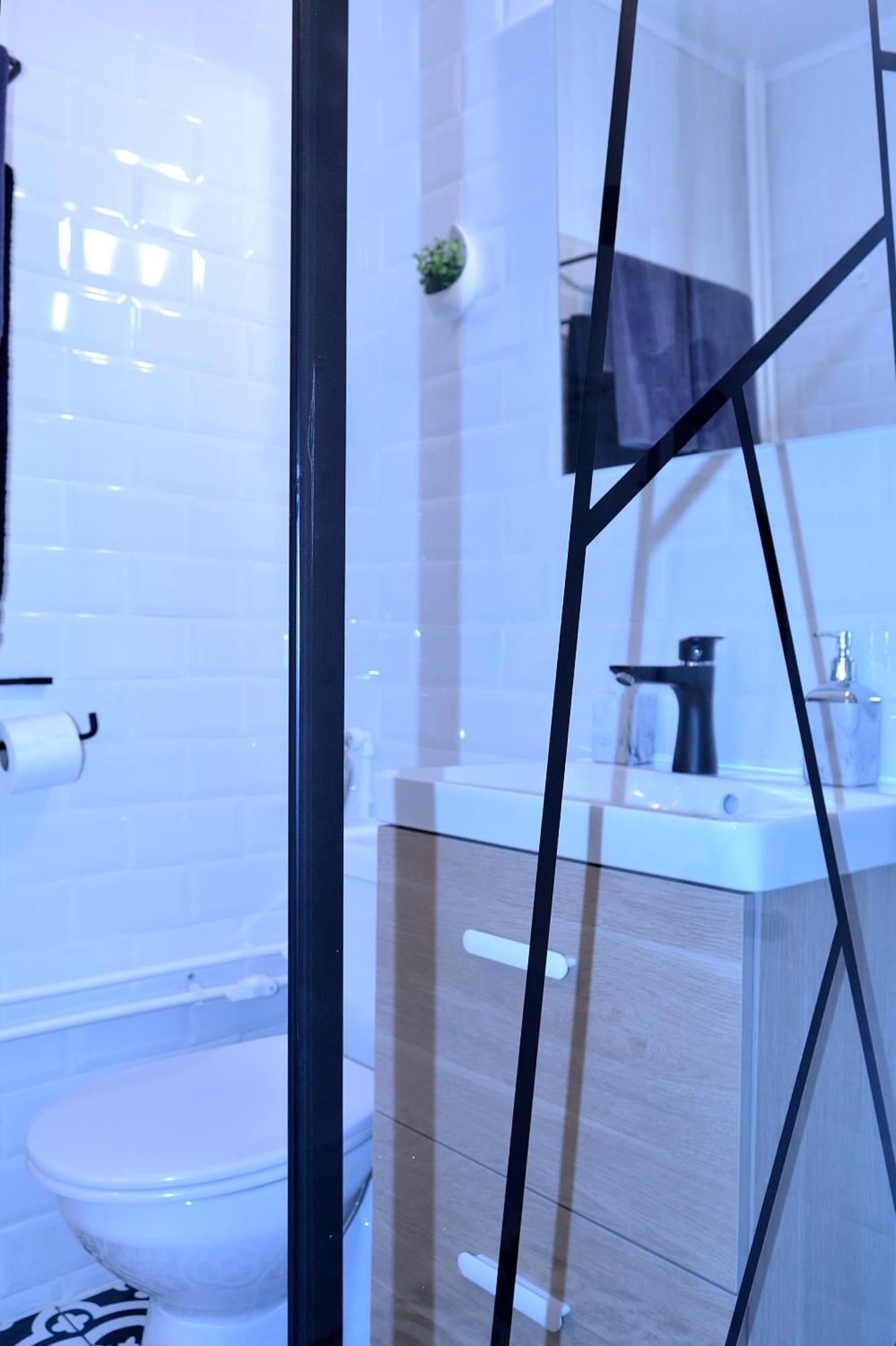 Cozy 2 Rooms Apartment Drumul Taberei Bucareste Exterior foto